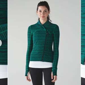 Lululemon Precision Jacket in Cyber Jungle Hero Blue Sz 6